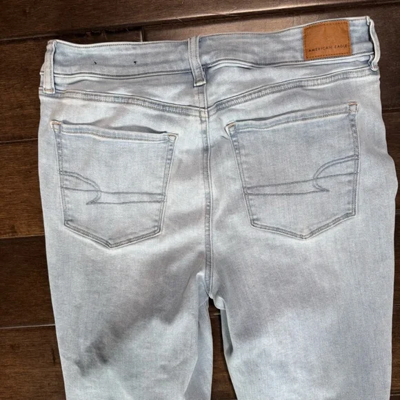❤️3/$30 AE American Eagle Next Level Kick Bootcut Jeans Light Wash - 10 Short - Picture 8 of 13